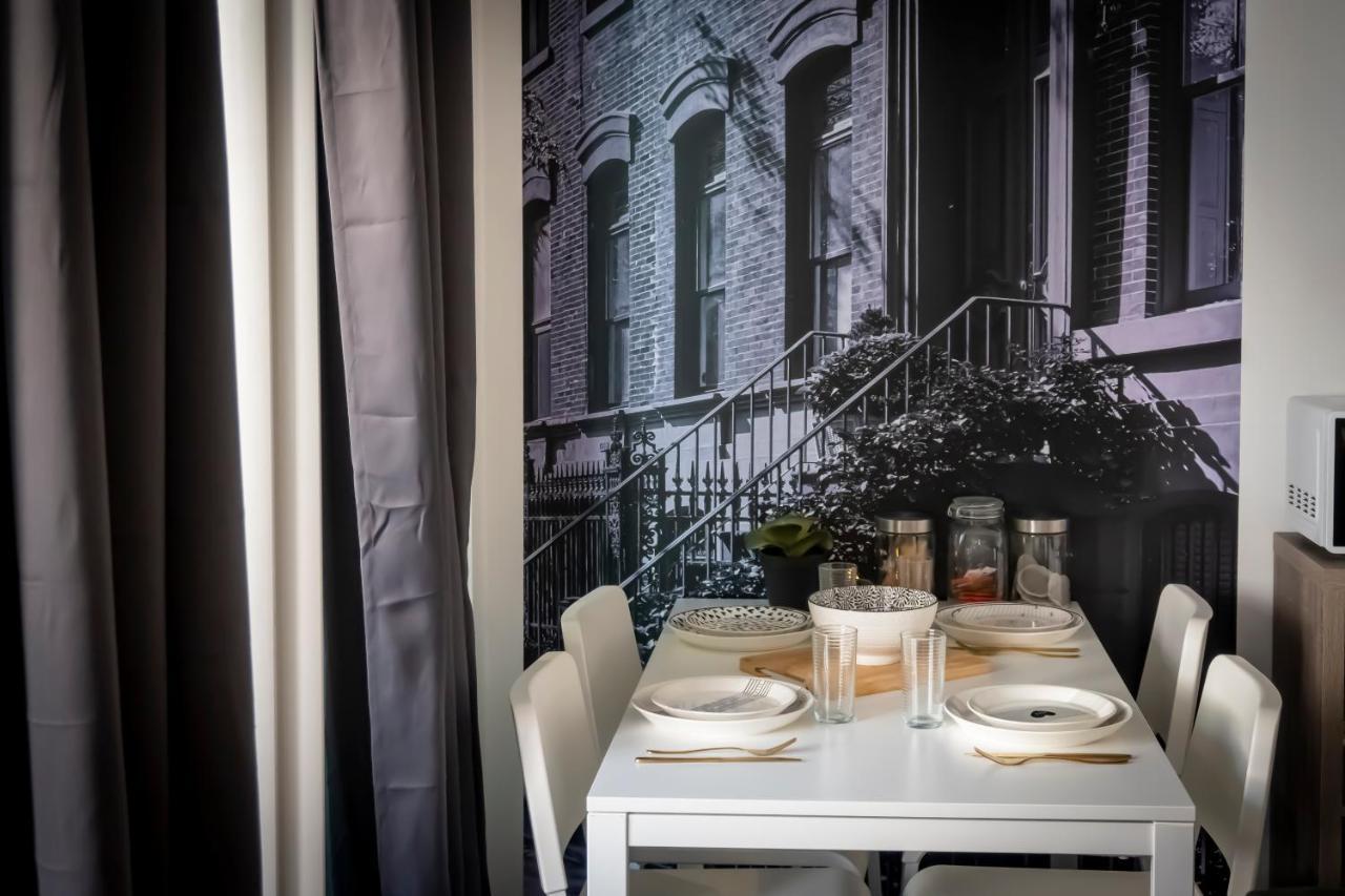 Superbe Appartement Avec Patio Nîmes Esterno foto