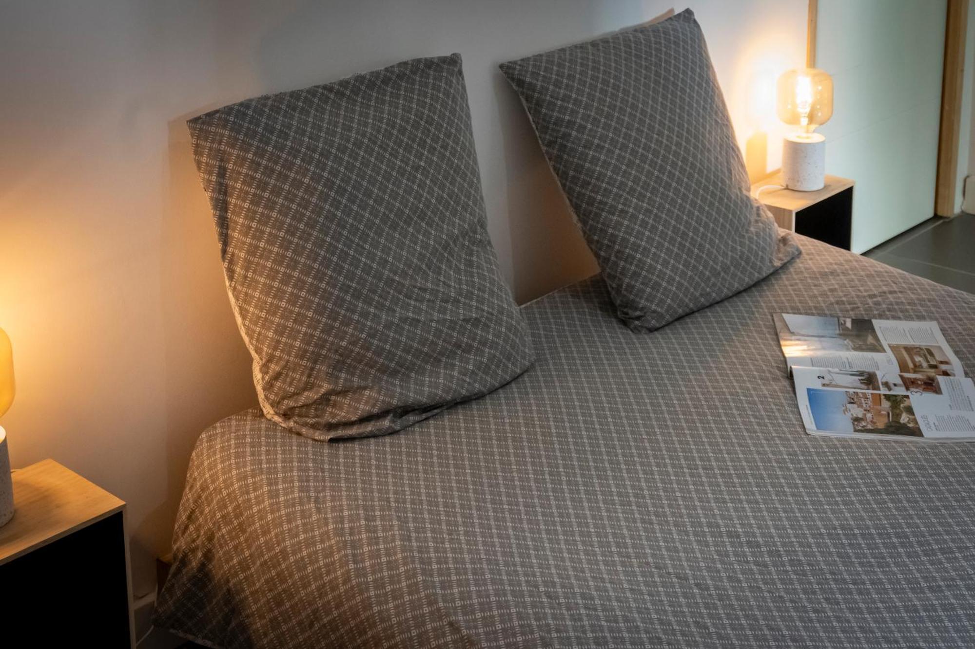 Superbe Appartement Avec Patio Nîmes Esterno foto